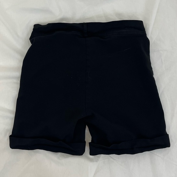 Fitted Shorts - Picture 4 of 6